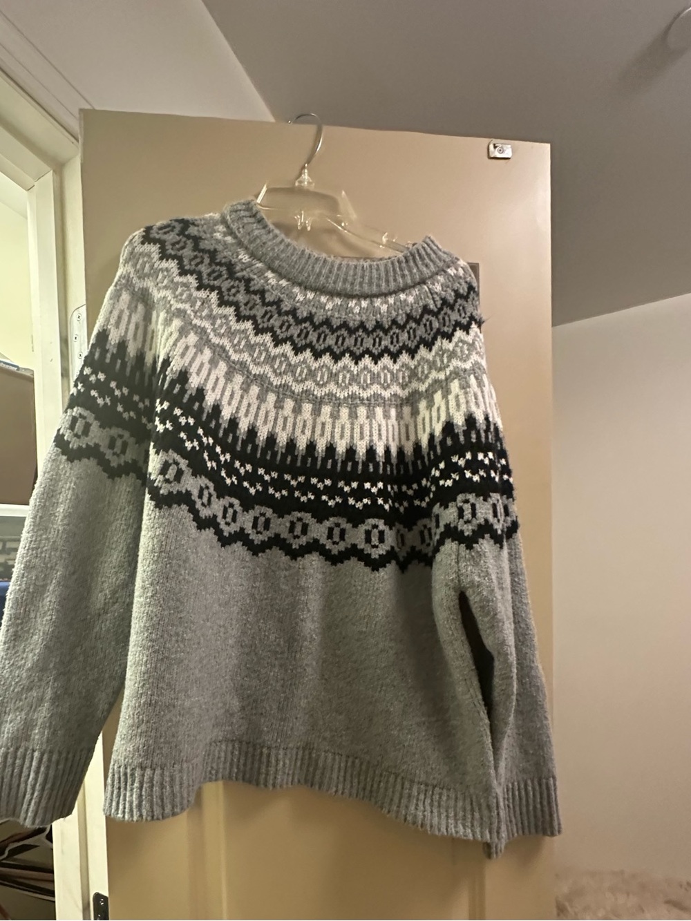 Universal Thread Gray Fair Isle Wool Blend Sweater with Black and White Pattern